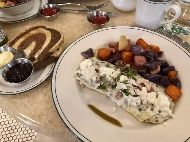 1886 Cafe & Bakery