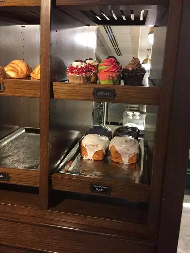 1886 Cafe & Bakery