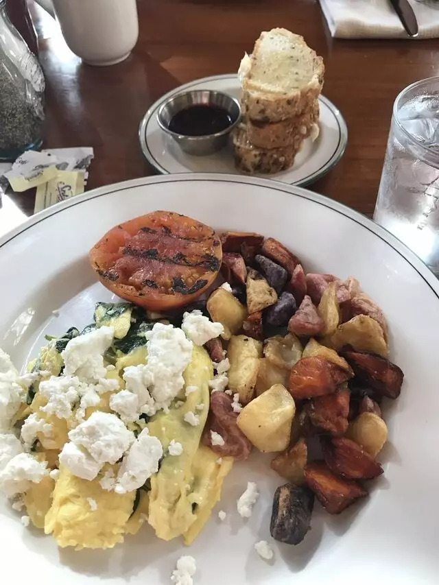 1886 Cafe & Bakery