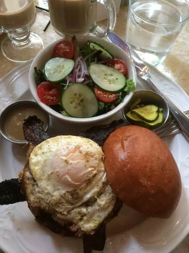 1886 Cafe & Bakery