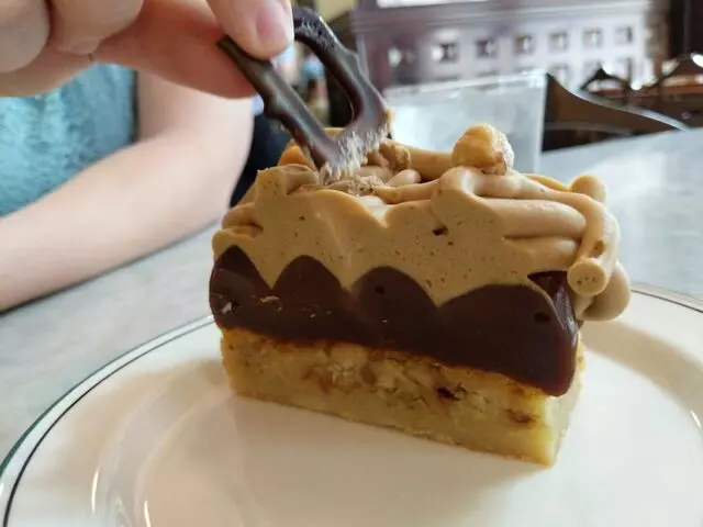 1886 Cafe & Bakery