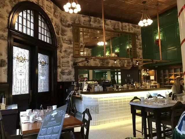 1886 Cafe & Bakery