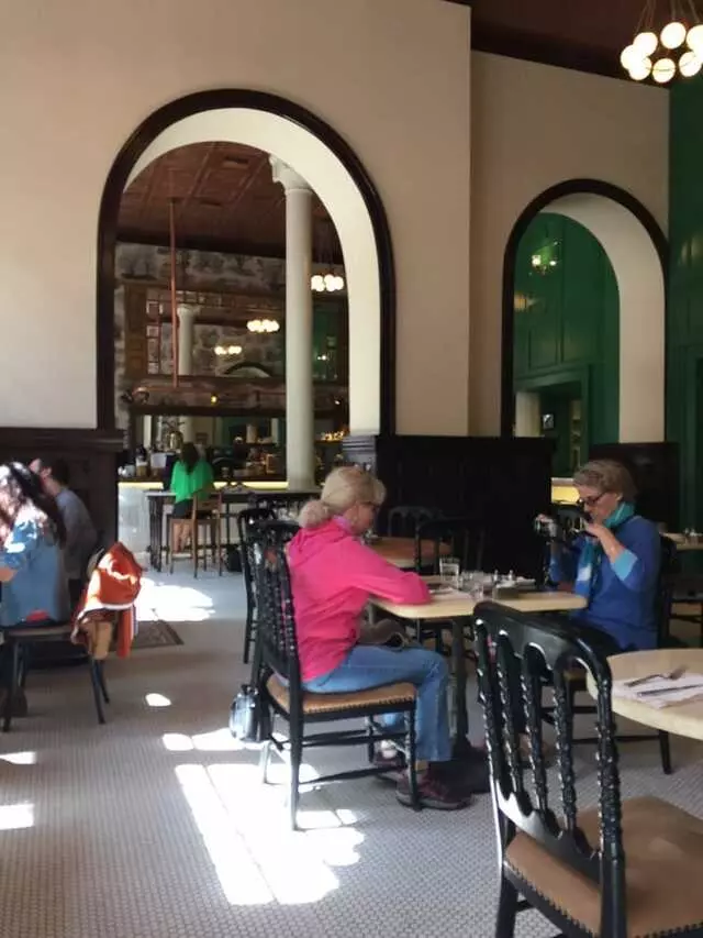 1886 Cafe & Bakery