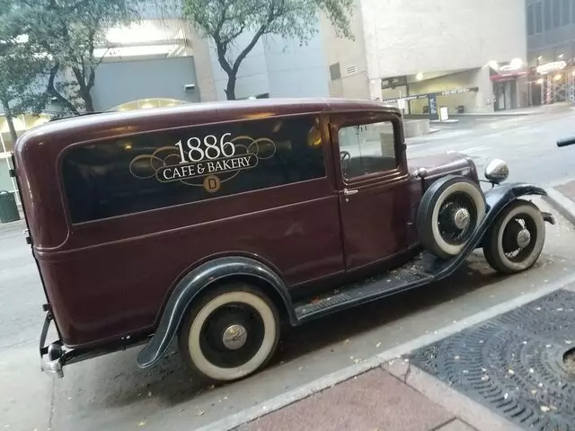 1886 Cafe & Bakery