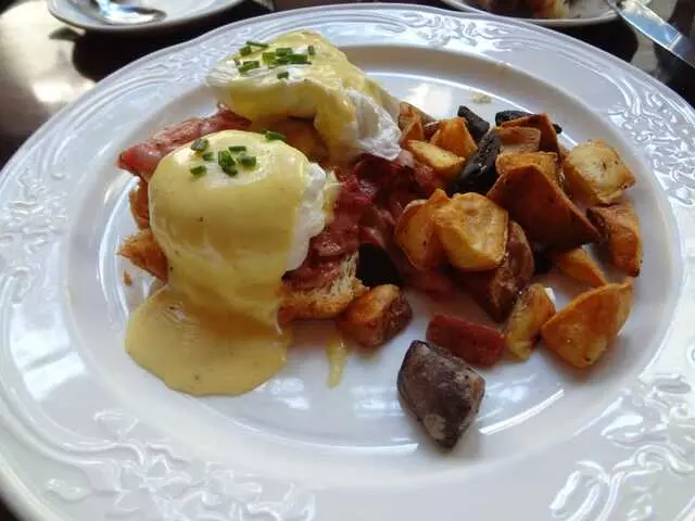 1886 Cafe & Bakery
