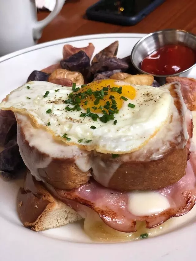 1886 Cafe & Bakery