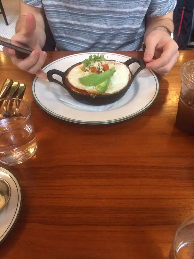 1886 Cafe & Bakery