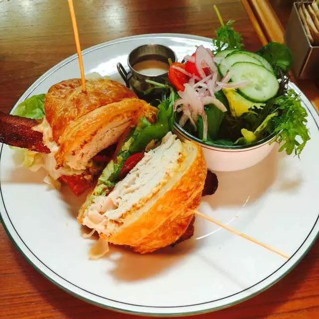 1886 Cafe & Bakery