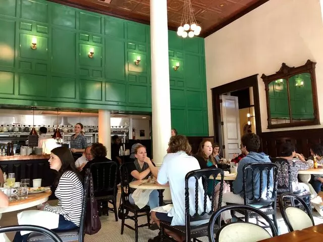 1886 Cafe & Bakery