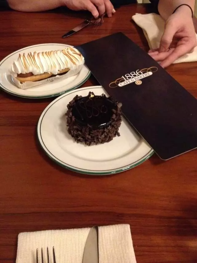1886 Cafe & Bakery