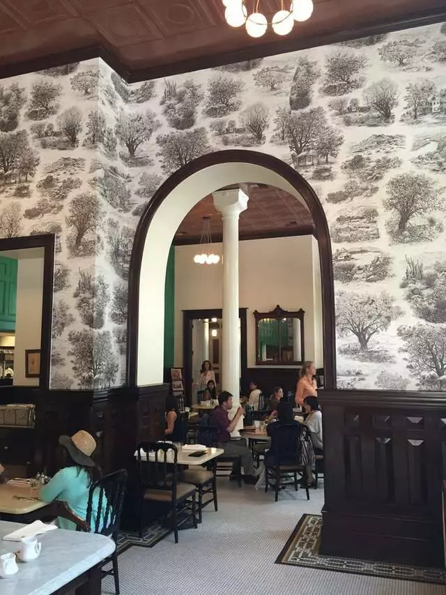 1886 Cafe & Bakery