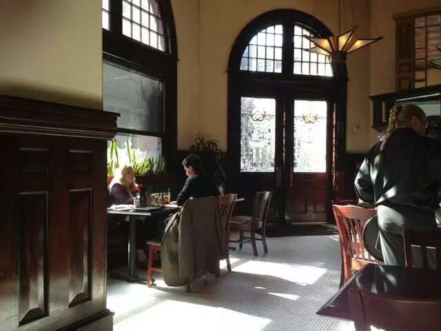 1886 Cafe & Bakery