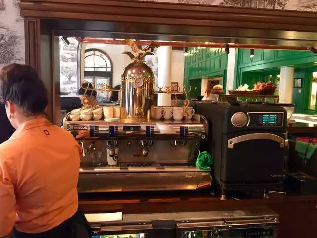 1886 Cafe & Bakery