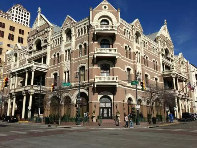 1886 Cafe & Bakery