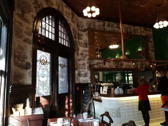 1886 Cafe & Bakery