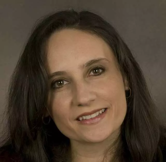 Dr. Carolina Castaños, Ph.D., LMFT