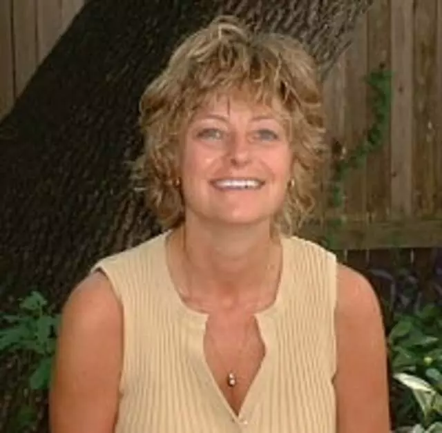 Julie D Lee, LCSW