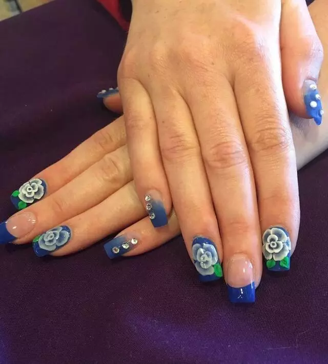 4 Seasons Nails & Spa