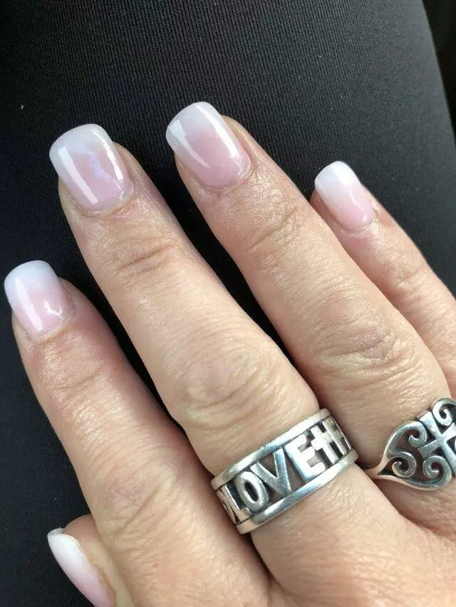 4 Seasons Nails & Spa