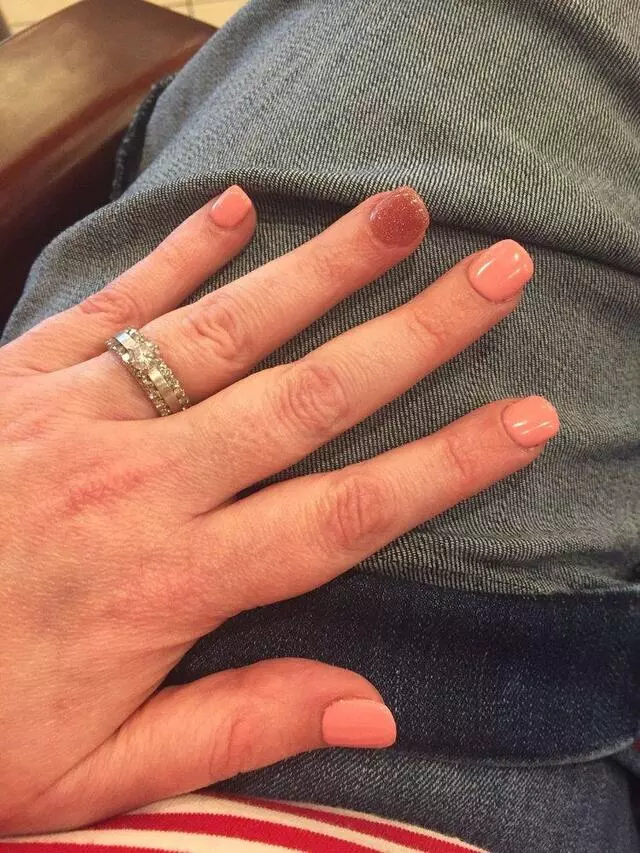 4 Seasons Nails & Spa