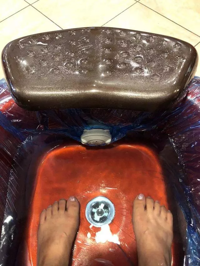 4 Seasons Nails & Spa