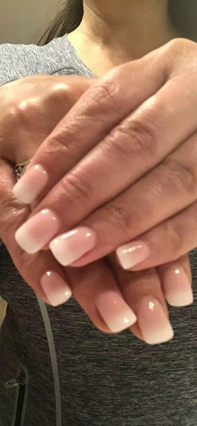 4 Seasons Nails & Spa