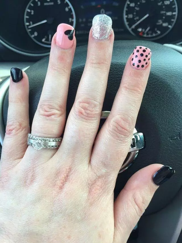 4 Seasons Nails & Spa