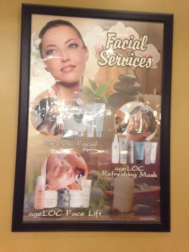 4 Seasons Nails & Spa
