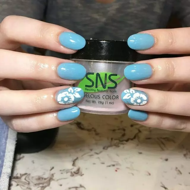 4 Seasons Nails & Spa