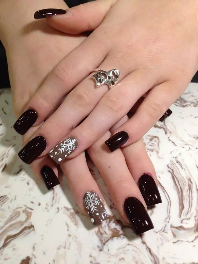 4 Seasons Nails & Spa