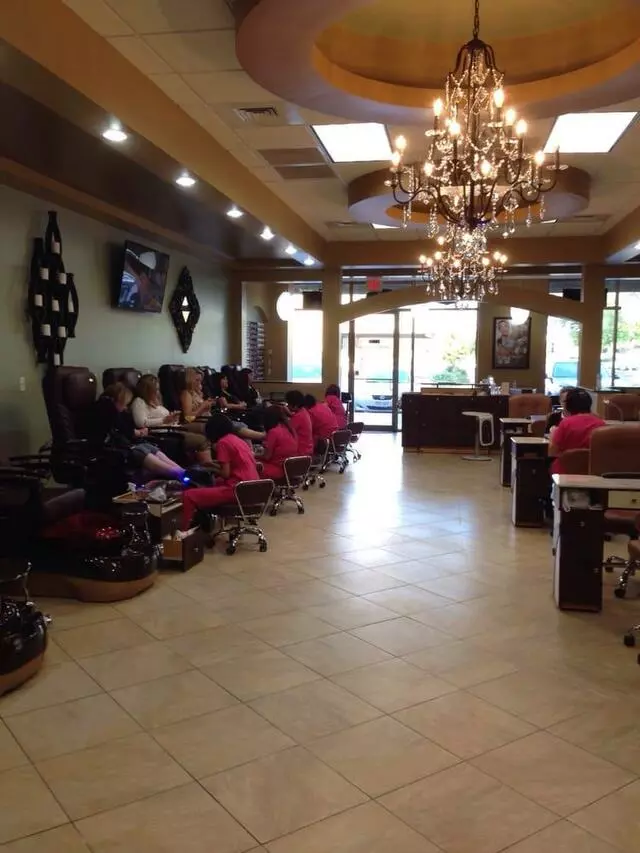 4 Seasons Nails & Spa