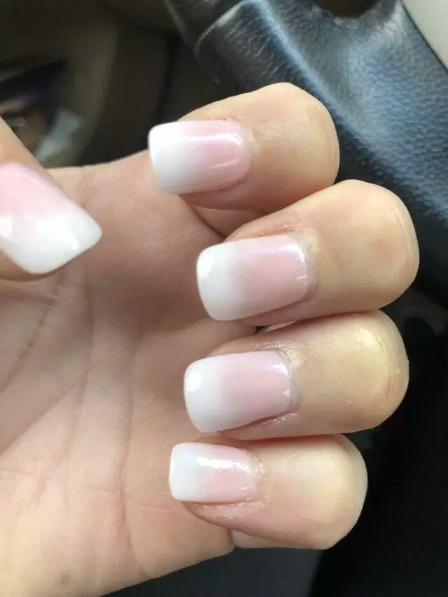 4 Seasons Nails & Spa