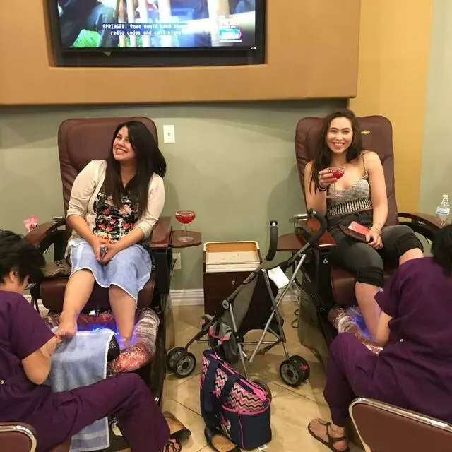 4 Seasons Nails & Spa