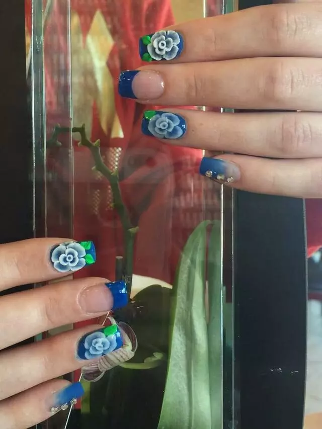 4 Seasons Nails & Spa