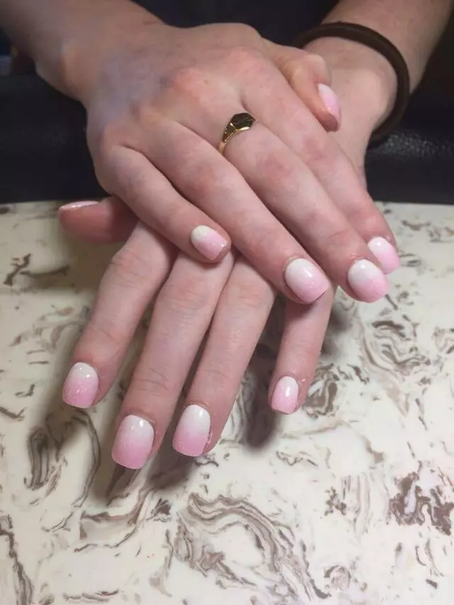 4 Seasons Nails & Spa