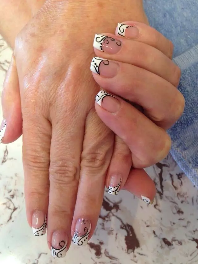 4 Seasons Nails & Spa