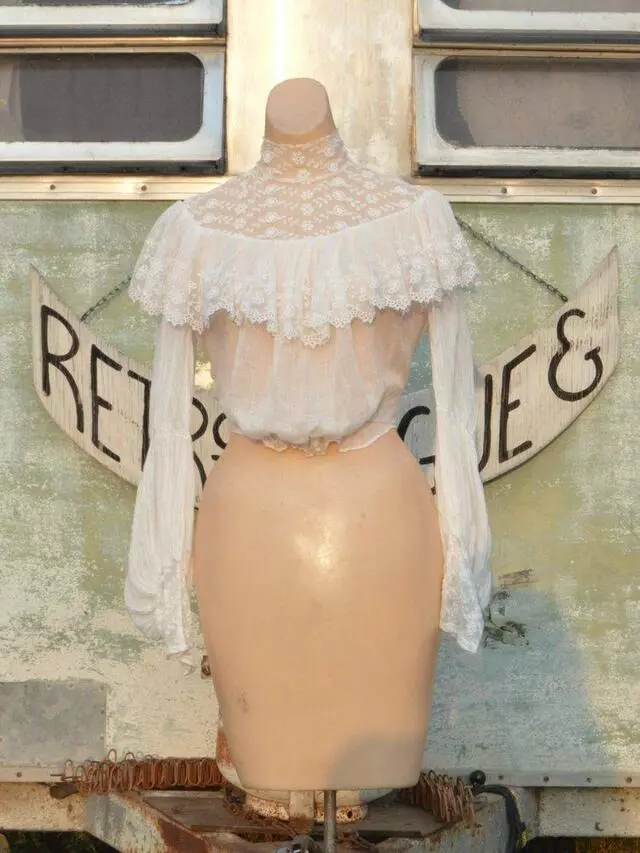 Amelia’s Retro-Vogue and Relics
