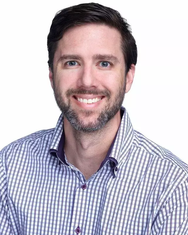 Adam Scott - Devora Realty
