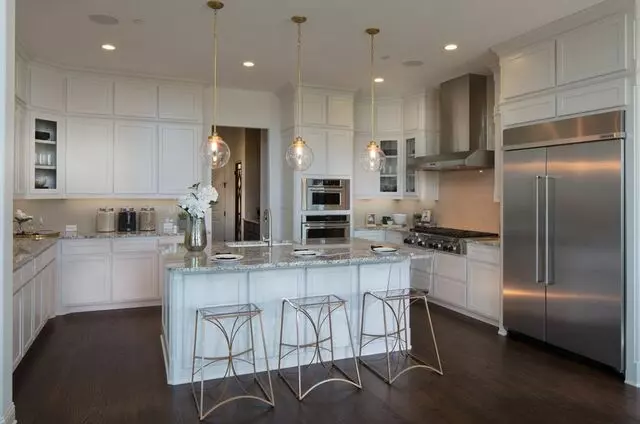 Angie Ufomata - Sky Realty