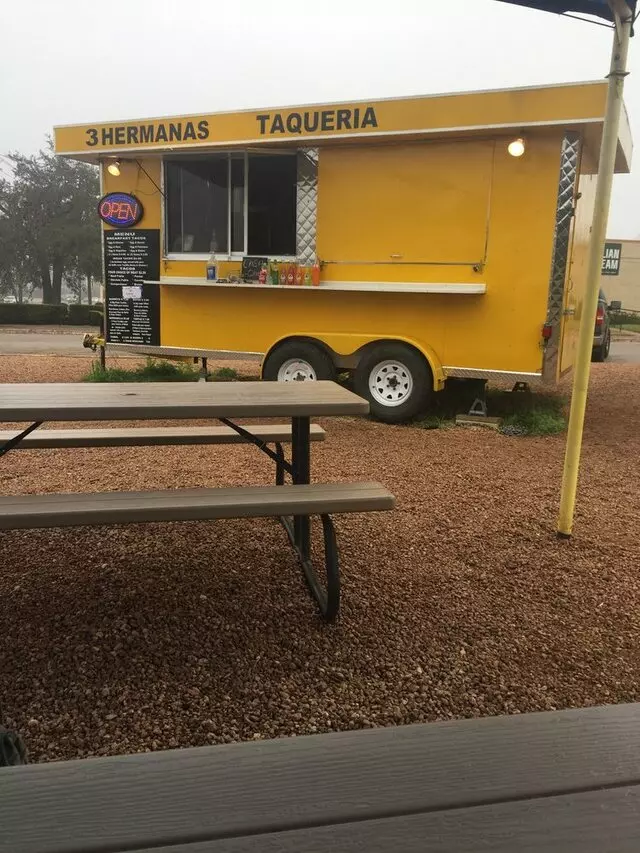 3 Hermanas Taqueria