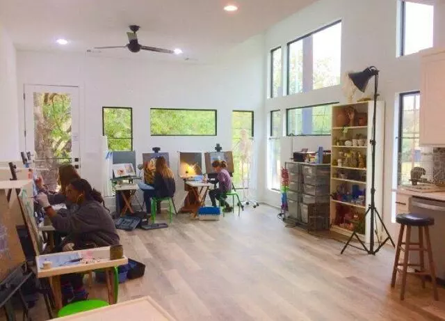 Amanda Lee Jones Art Studio