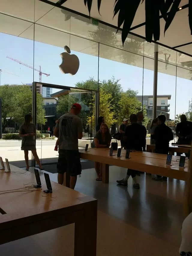 Apple Domain Northside