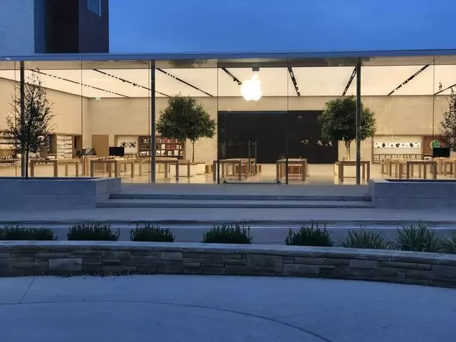 Apple Domain Northside