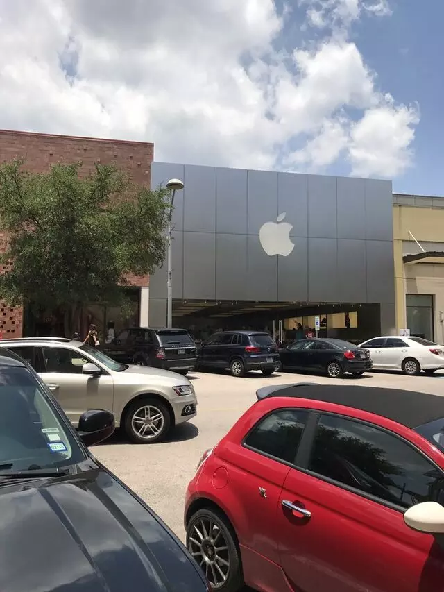 Apple Domain Northside