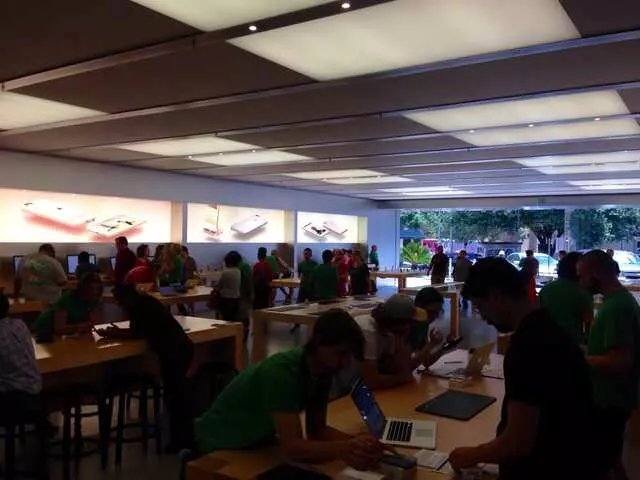 Apple Domain Northside