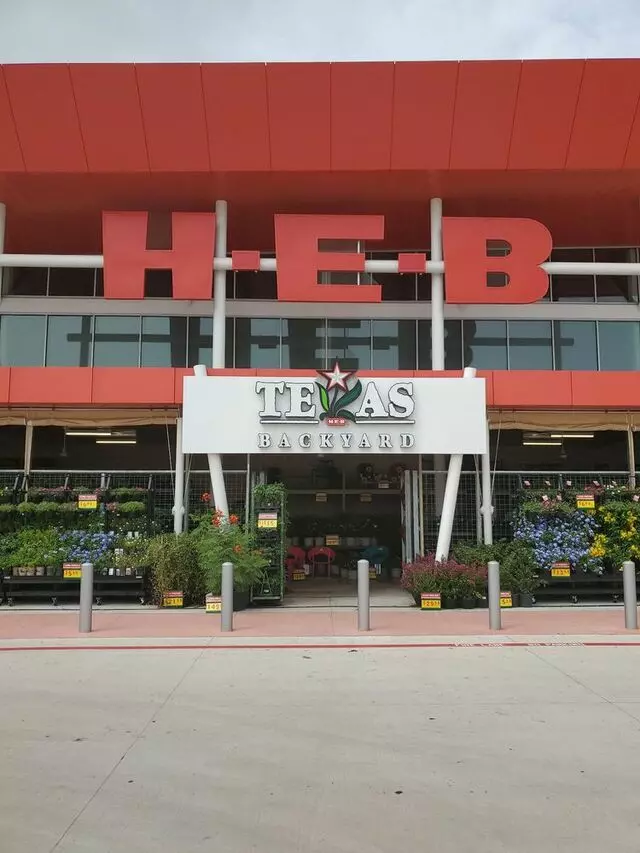 H-E-B Slaughter Lane & I-35