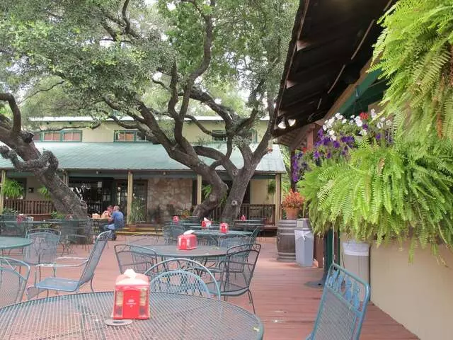 Austin’s Pizza - Westlake