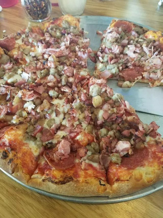 Aviator Pizza & Drafthouse