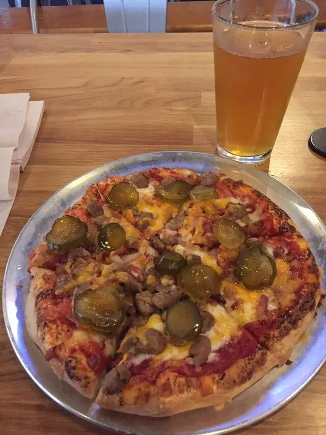Aviator Pizza & Drafthouse