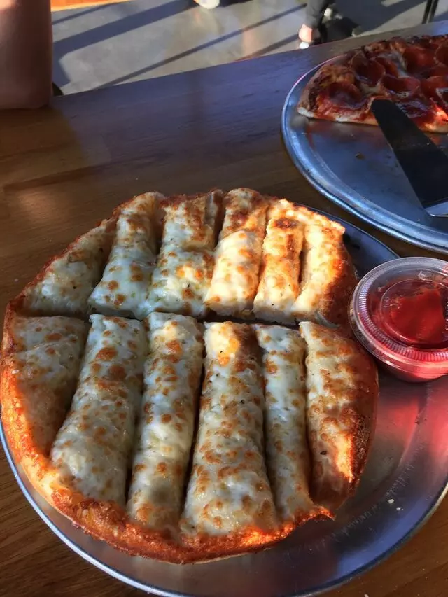 Aviator Pizza & Drafthouse